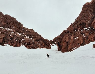 Looking up the Y Couloir in April.