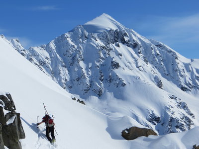 Traversing the ridge to access the northernmost finger of "The Hand of God".