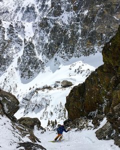 Getting closer to the bottom of Smoke and Dragons; here's one of the spots where you really need to stay left.