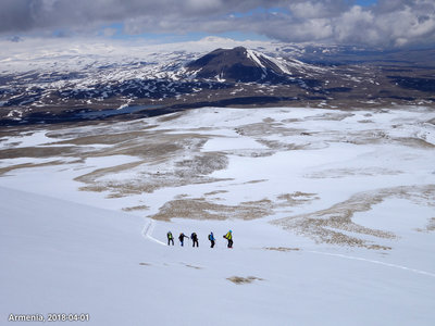 On the way to Mount Yelnut