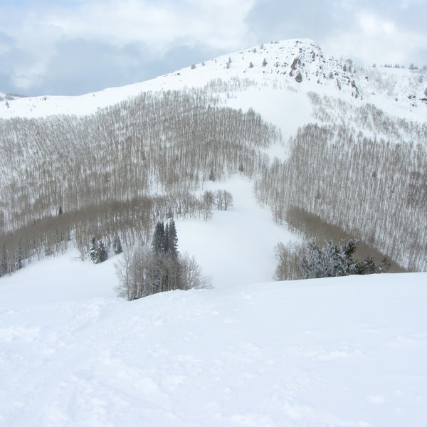 This was taken from the top of the cone looking north.  Runs drop from the peak seen on the ski-line into the Lake Desolation drainage, but they are steep and much more avalanche-prone than PP3.
