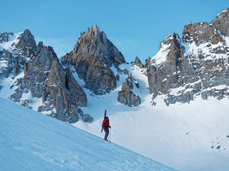 Reaching the bowl below the summit at about 10,500ft. East Couloir to the left of the summit.