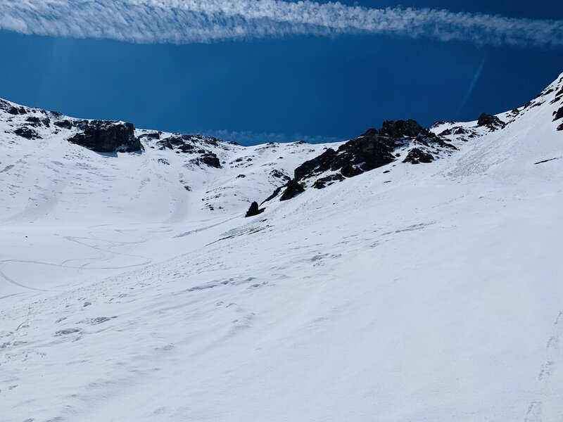 looking up at the massive Urad Bowl after the dogleg