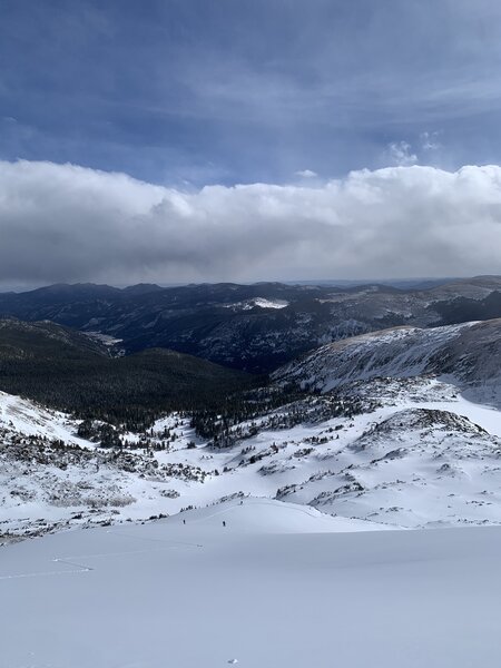 Looking down Frosty's and N Arapaho Lakes lines in January, trackless this morning.