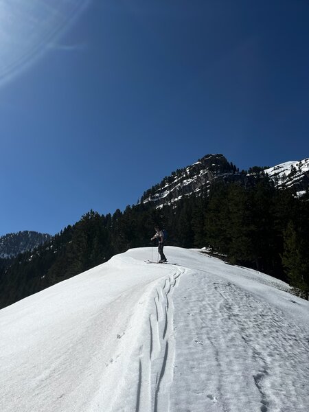 Ascending the ridge up to the chute.